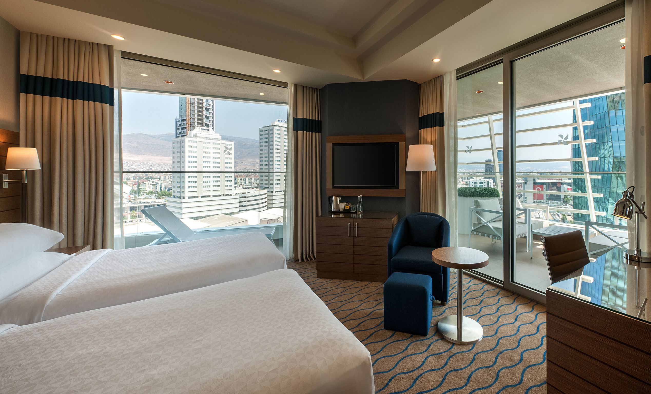 premium bedding, minibar, in-room safe, desk