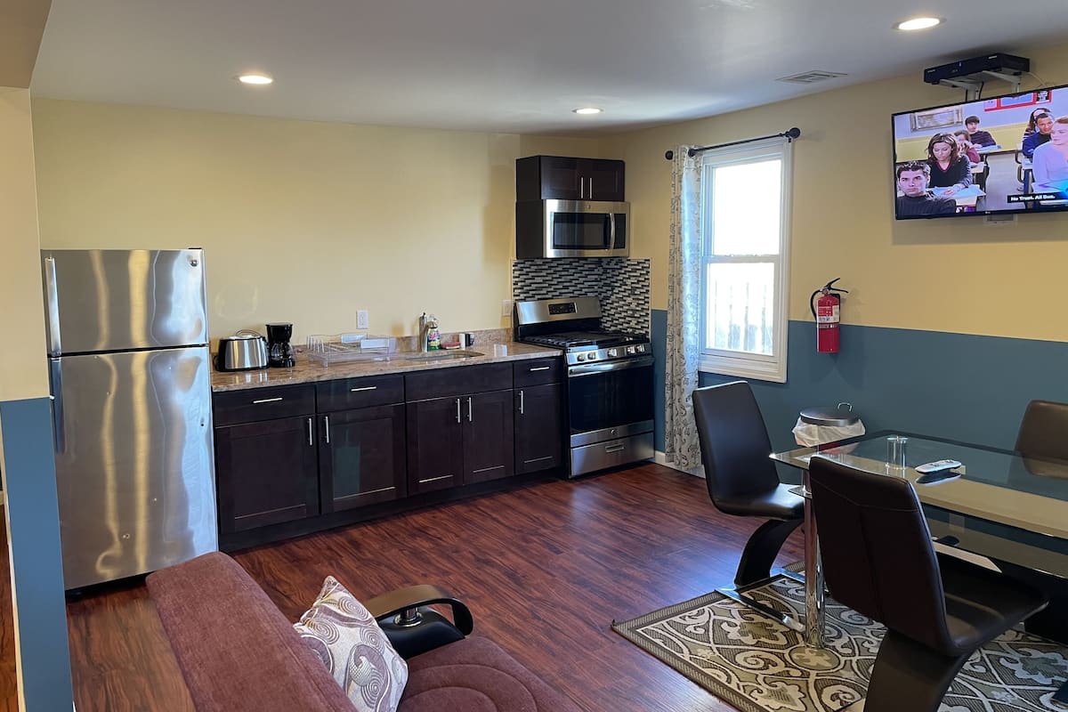1 habitación, decoración personalizada, cortinas blackout y wifi gratis