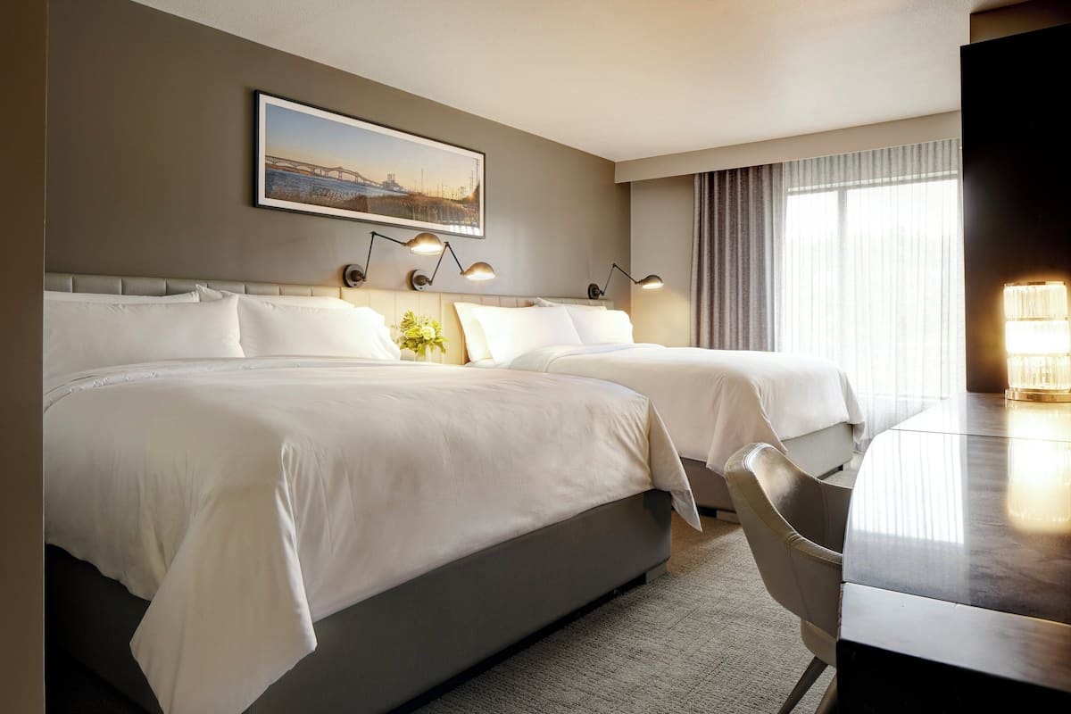 Frette Italian sheets, premium bedding, in-room safe, desk