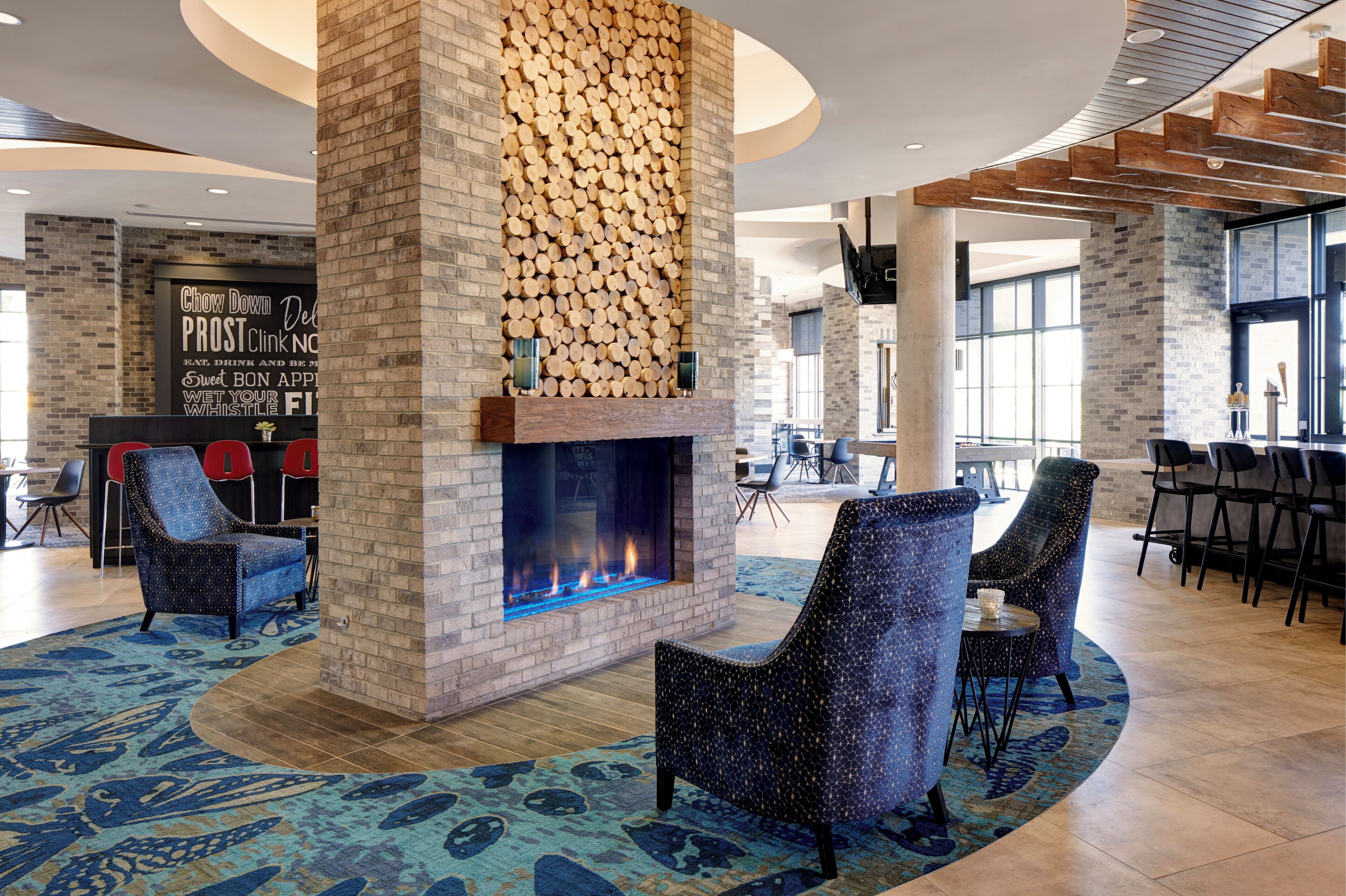Lobby-lounge