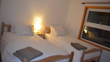 In-room safe, iron/ironing board, free WiFi, bed sheets