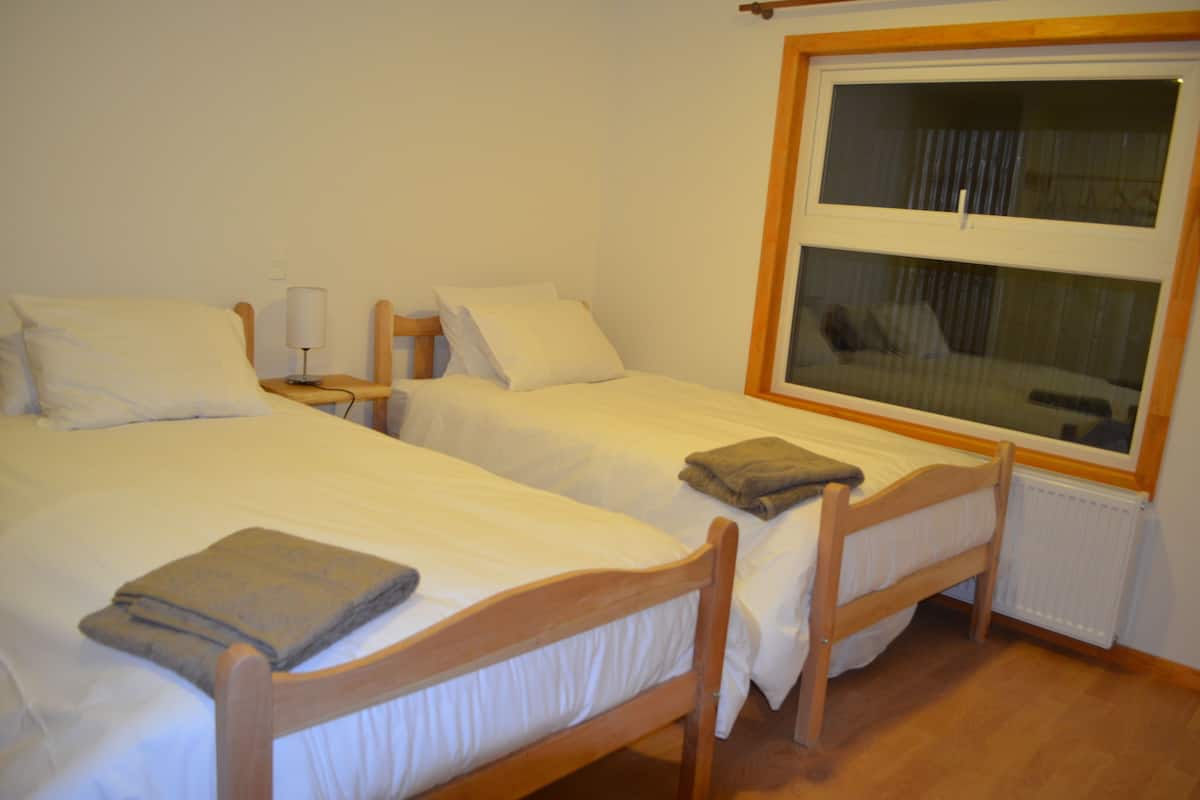Standard Twin Room, 2 Single Beds, Private Bathroom | In-room safe, iron/ironing board, free WiFi, bed sheets