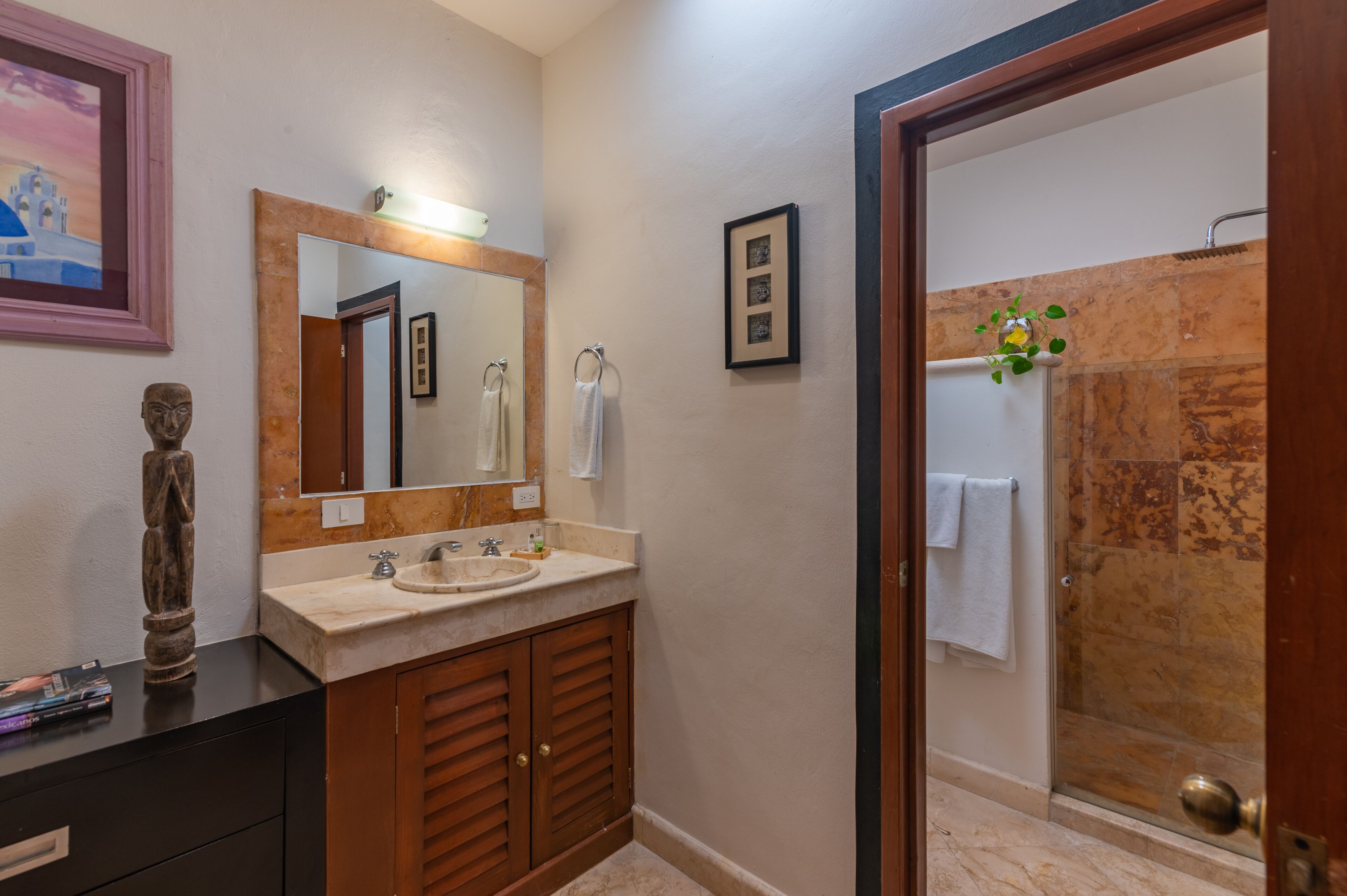 standard room | bathroom | shower, free toiletries, towels