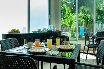 Breakfast meal at Villa Palmeras