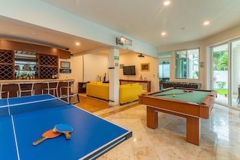 Billiards at Villa Palmeras