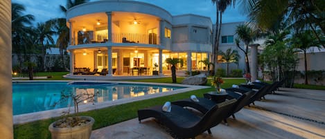 Outdoor pool, open 7 AM to 9 PM, sun loungers