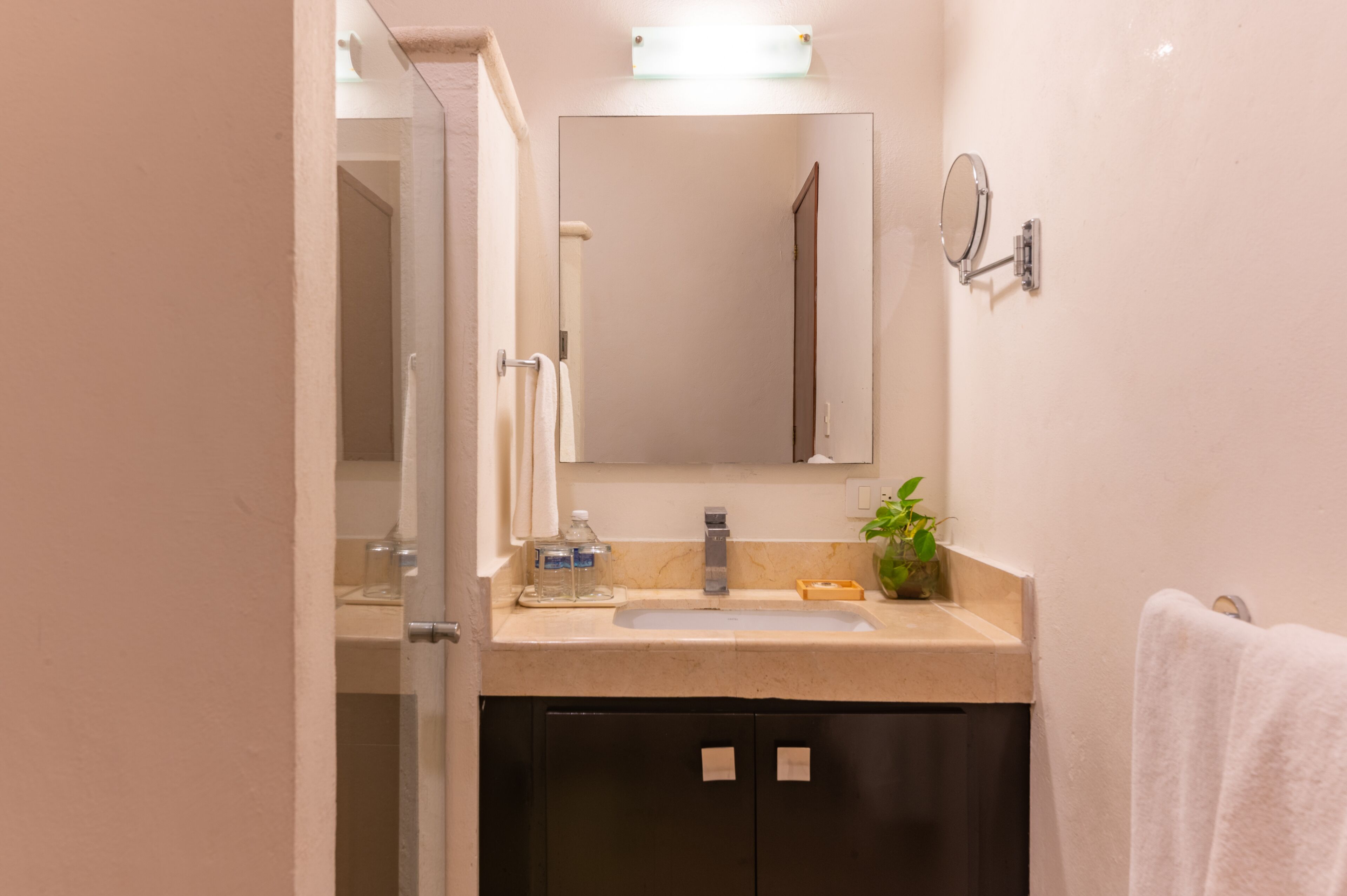 shower, free toiletries, towels