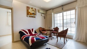 Piani | Living area | Flat-screen TV - Gapyeong Lolofore Pension (Gapyeong)