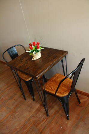 Coffee shop - Zleep Inn Chiang Mai - Hostel (Chiang Mai)