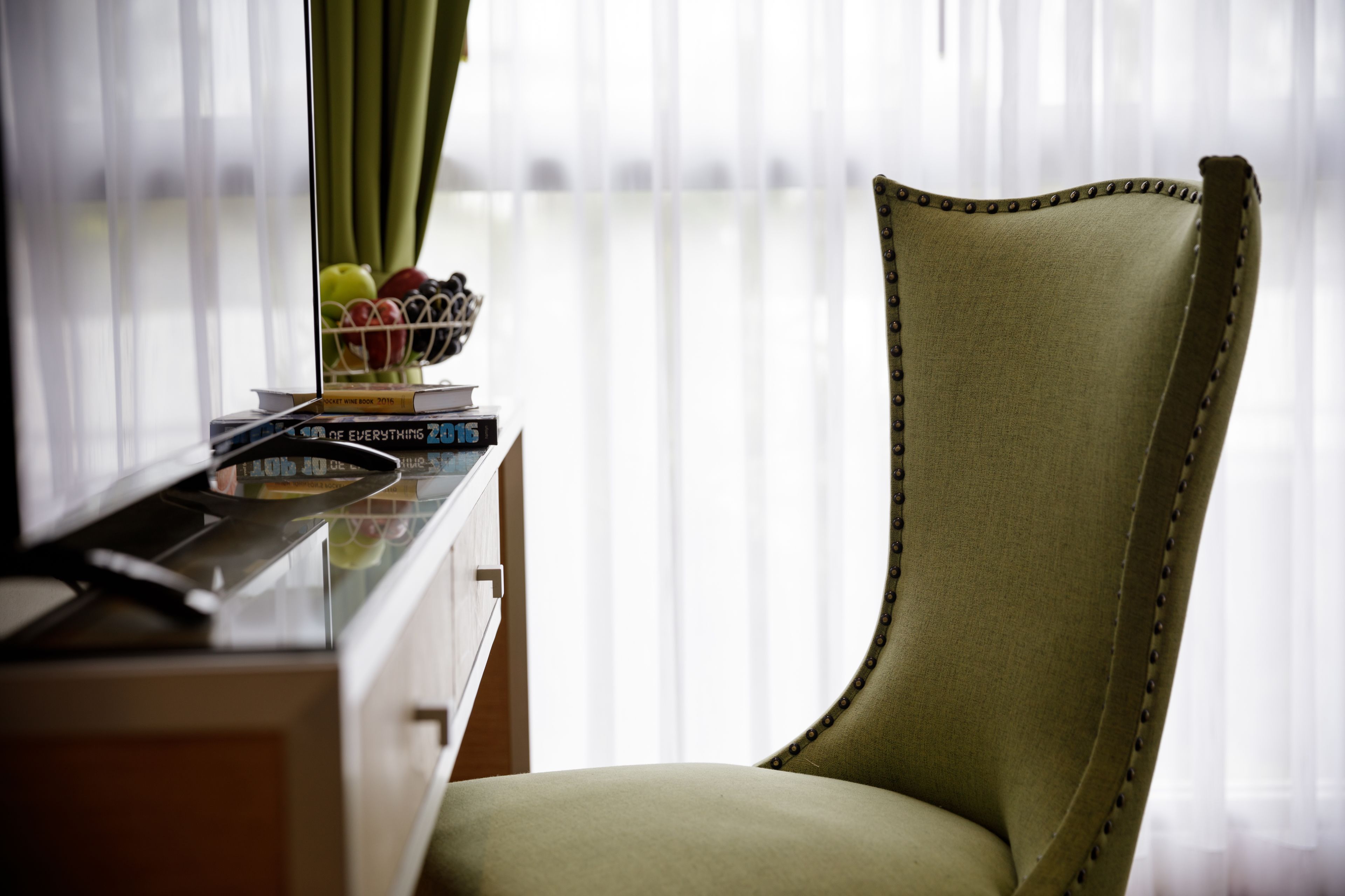 deluxe twin room, 2 single beds | free minibar items, in-room safe, desk, blackout curtains