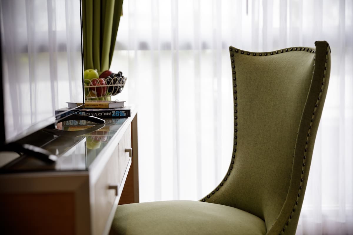 deluxe twin room, 2 single beds | free minibar items, in-room safe, desk, blackout curtains