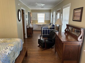 4 bedrooms, desk, iron/ironing board, free WiFi