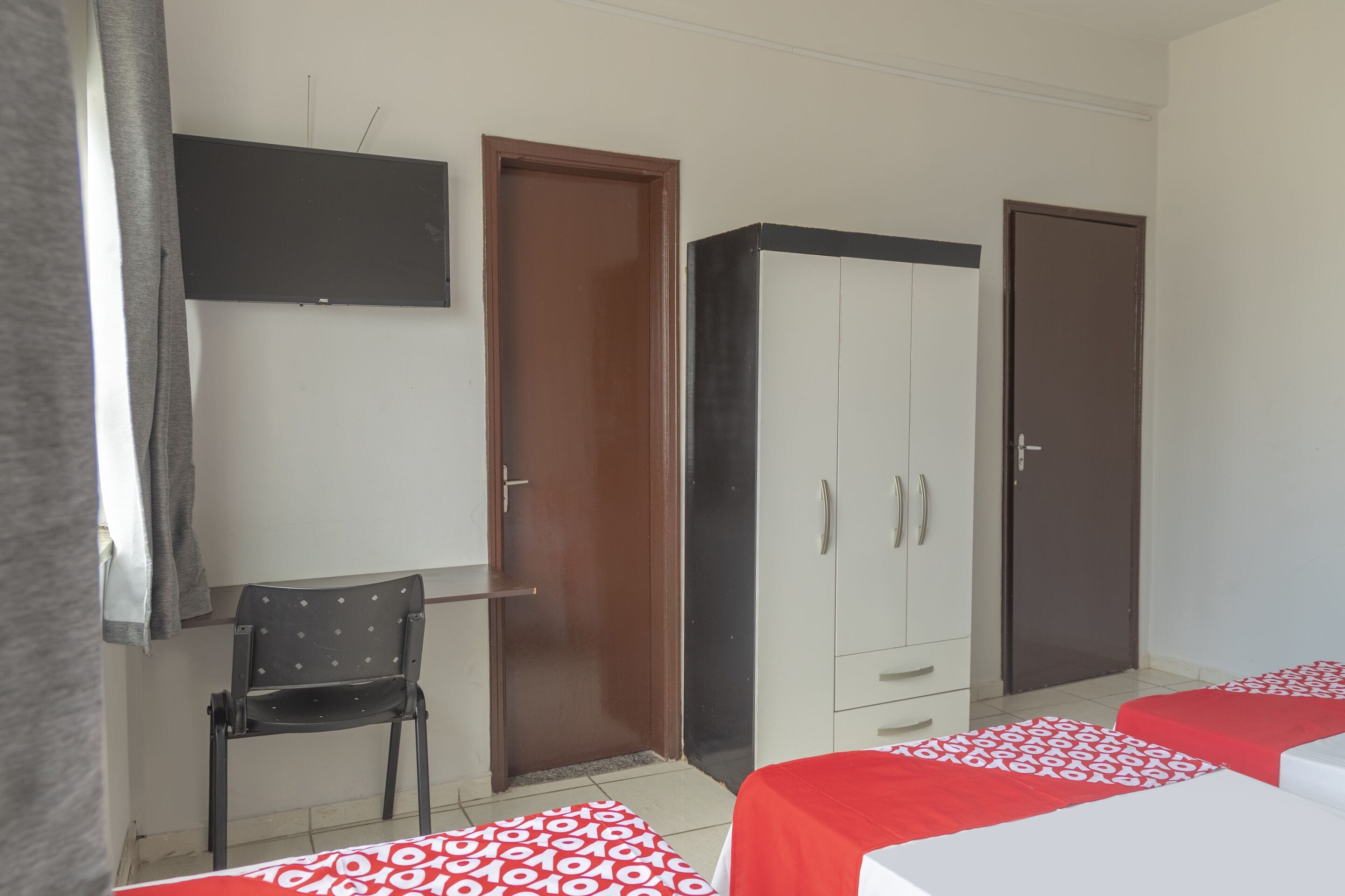 iron/ironing board, free wifi