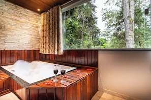 Luxury-Zimmer, 1 Schlafzimmer | Minibar, kostenloses WLAN, Bettwäsche