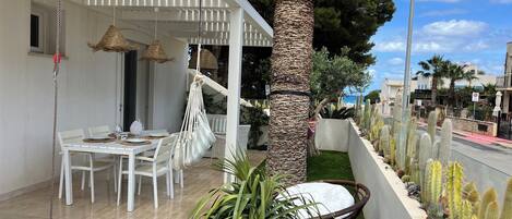 تناول الطعام بالخارج