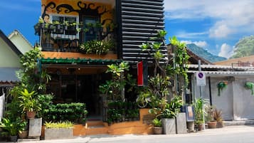 Quầy tiếp tân