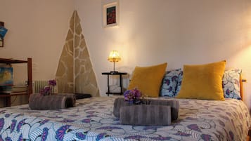 1 habitación, escritorio, tabla de planchar con plancha y wifi gratis