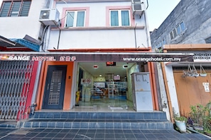 Front of property - Hotel O Orange Hotel Kuala Pilah (Kuala Pilah)