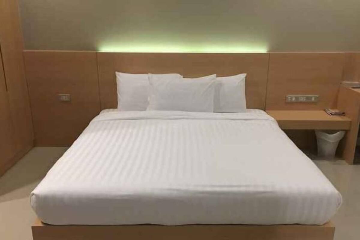 Desk, blackout curtains, rollaway beds, free WiFi