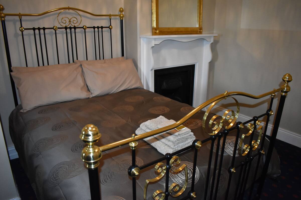 double room | iron/ironing board, bed sheets