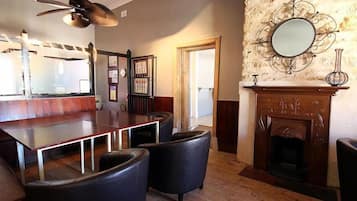 Lunch and dinner served, local and international cuisine