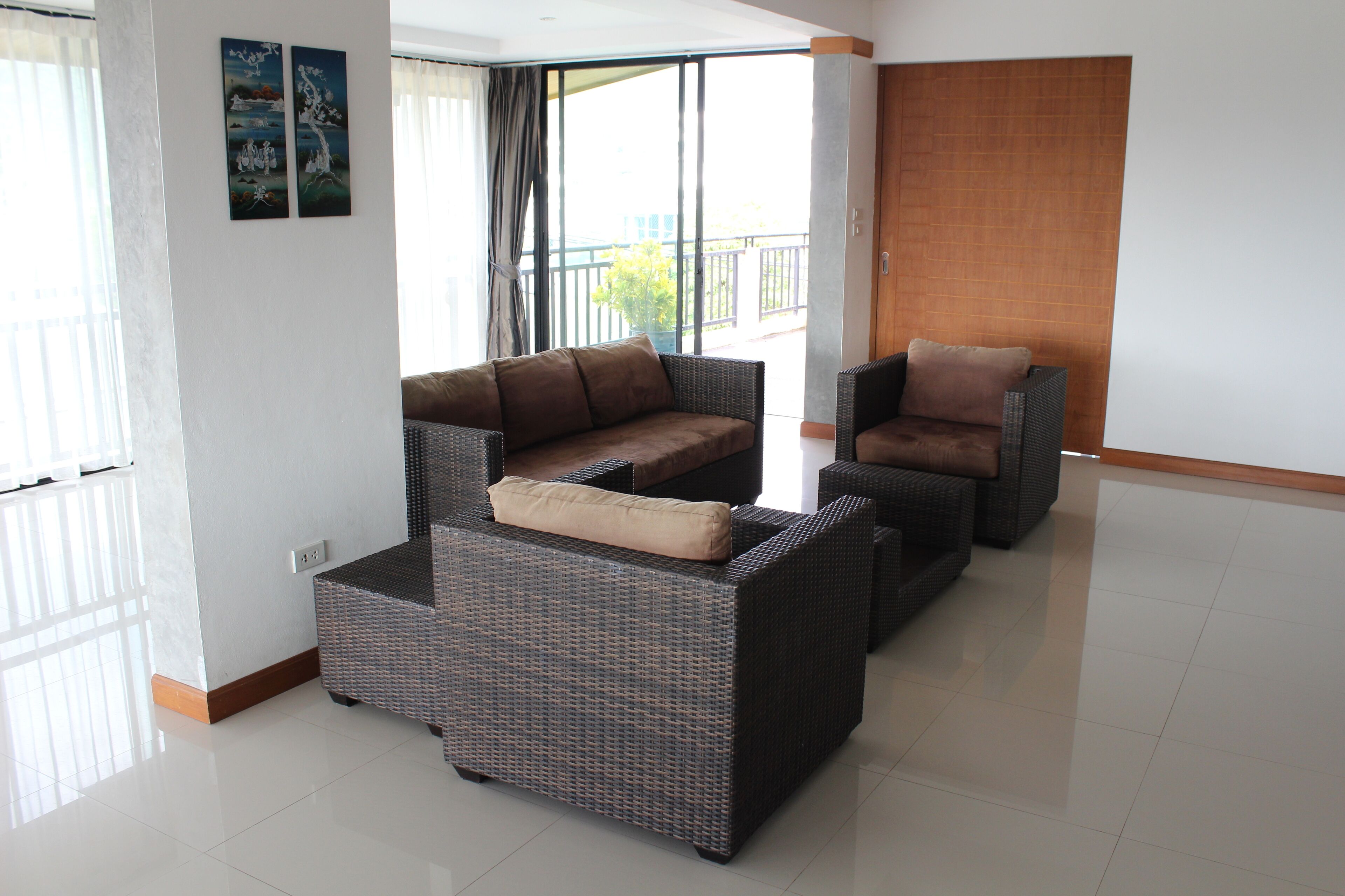 Penthouse, 2 habitaciones, 2 baños, vista a la ciudad | Área de sala de estar | Televisión de pantalla plana 