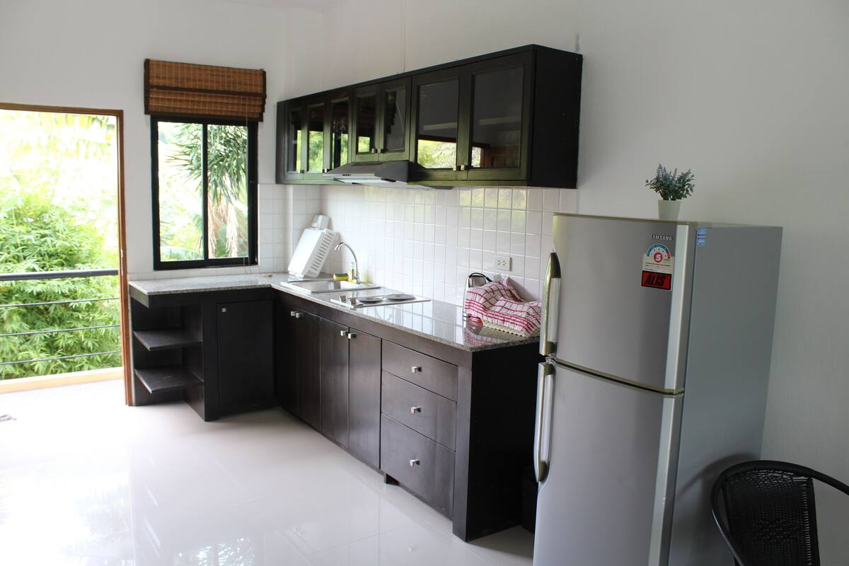 studio | private kitchen | fridge, coffee/tea maker, electric kettle, toaster