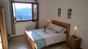 1 makuuhuone, silitysrauta/-lauta, Wi-Fi, vuodevaatteet