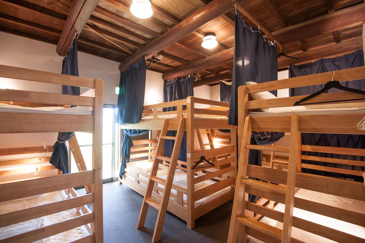 Dormitorio compartido, solo para mujeres | Wifi gratis y ropa de cama