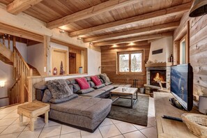 Fernseher, Kamin
