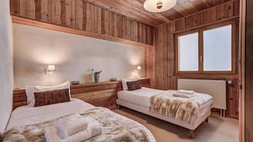 4 bedrooms, WiFi, bed sheets