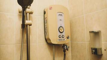 Shower, bidet, towels