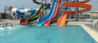 一年中サンシャインホリデー、平和と静けさのエリアで、大きな太陽T