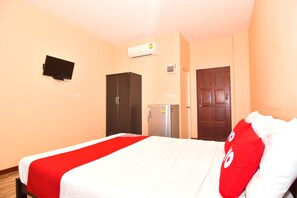 Kamar Double Standar | Meja kerja, Wi-Fi gratis, dan seprai linen