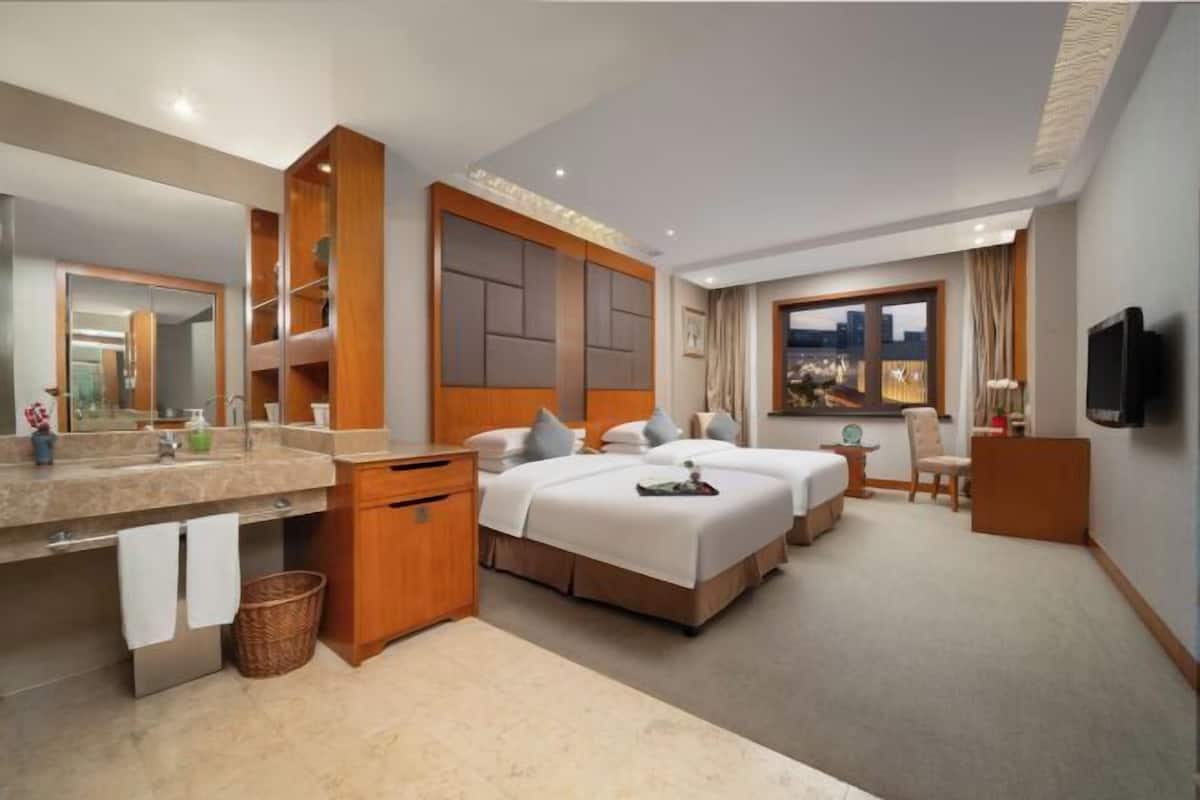 Minibar, in-room safe, desk, blackout curtains