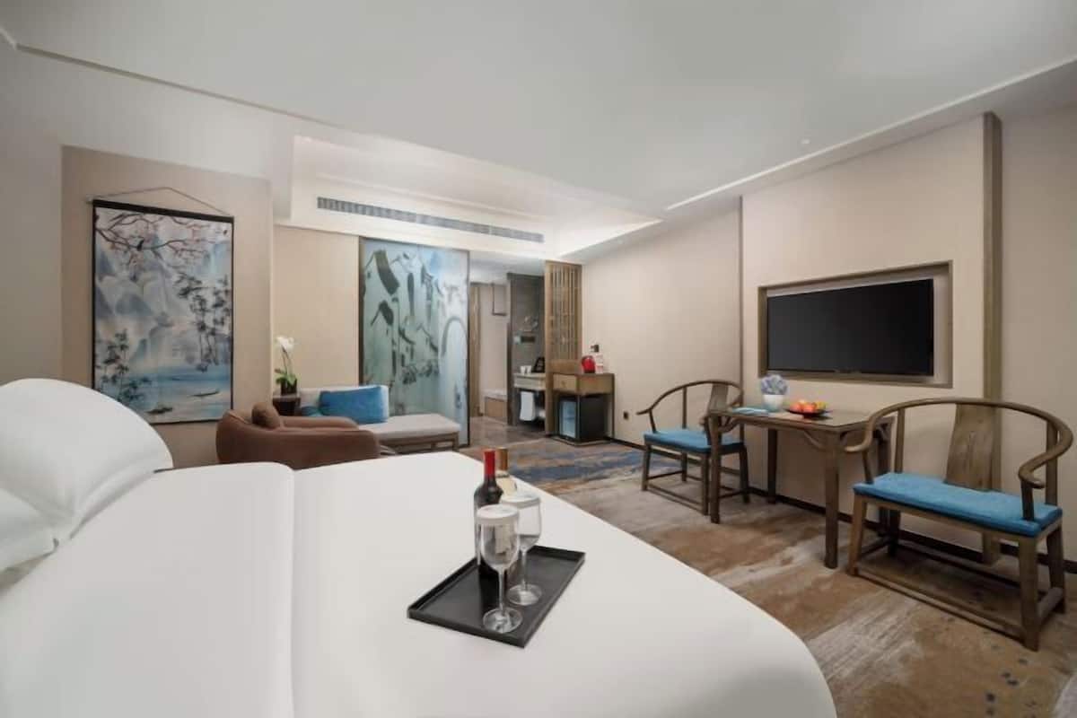 Minibar, in-room safe, desk, blackout curtains