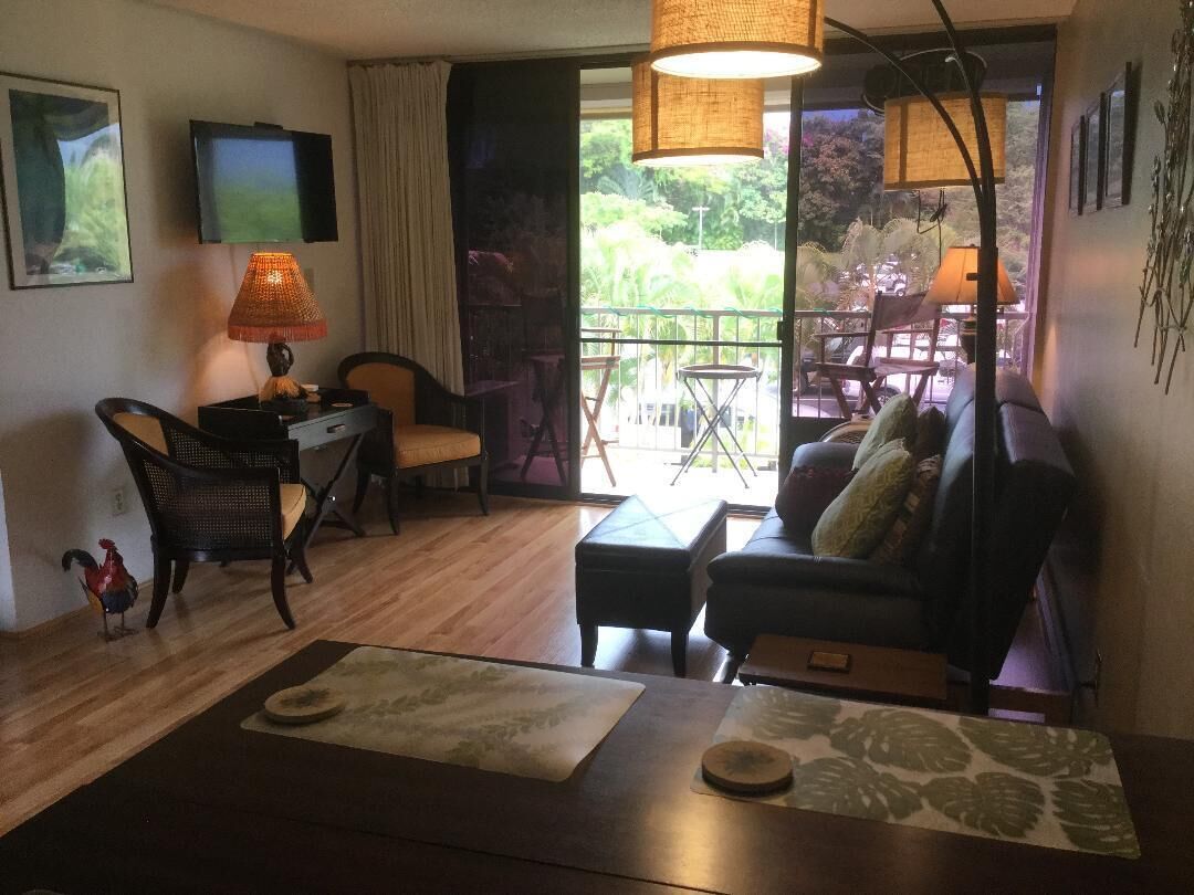 Een televisie en boeken