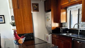 Private kitchen - Time Beach @ Grand Van Kleef  (Kihei)