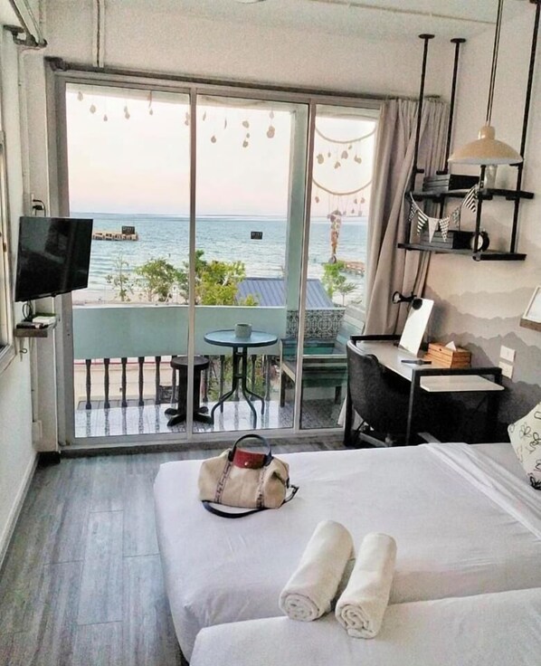 Standard Twin Room with Sea view - B