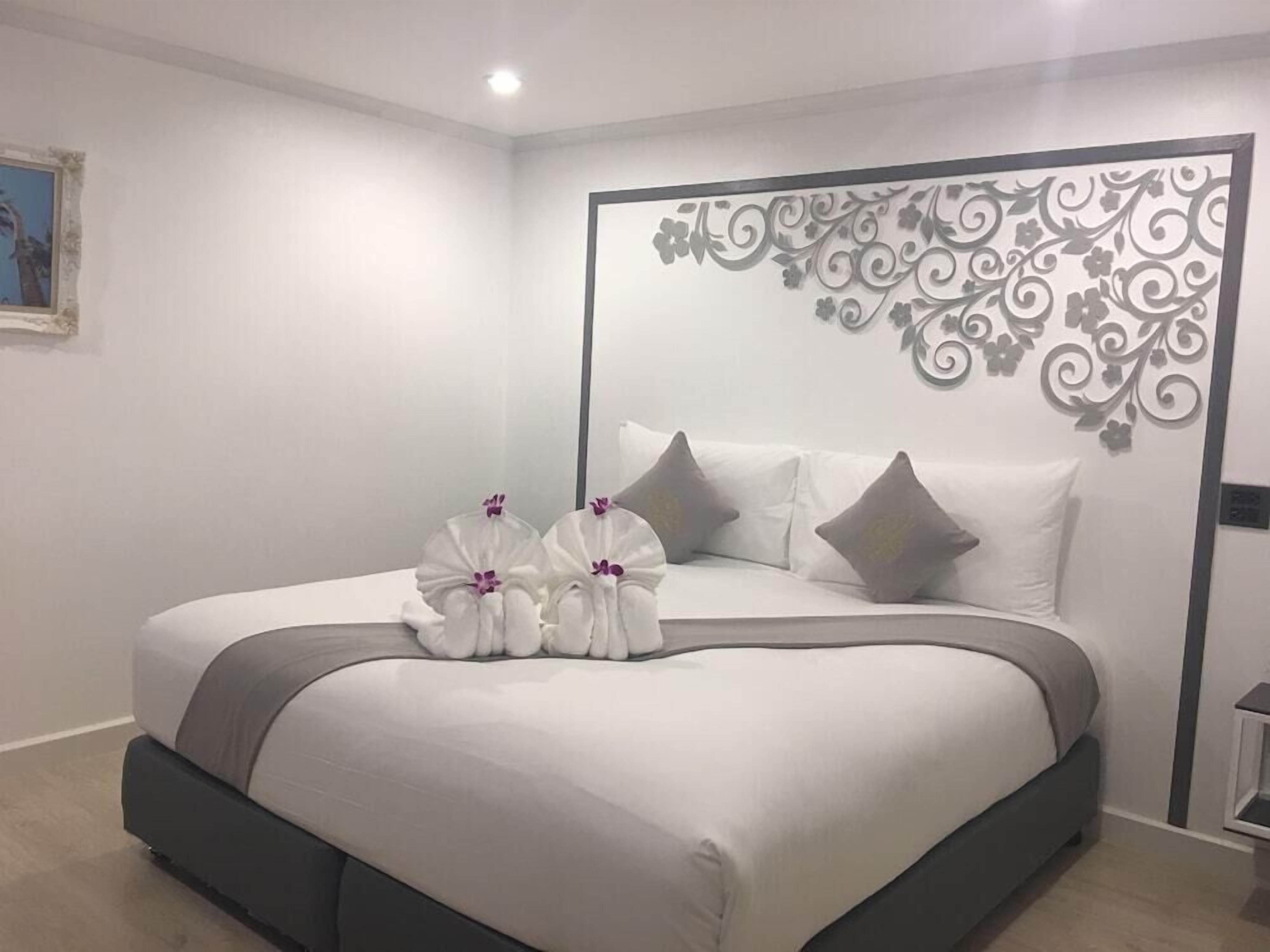 In-room safe, rollaway beds, free WiFi