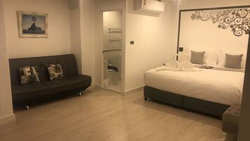 Deluxe Double Room with Balcony | In-room safe, rollaway beds, free WiFi