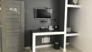 Deluxe Double Room with Balcony - White House (Phang Nga)