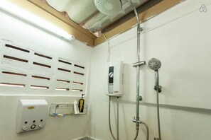 Douche de la salle de bain