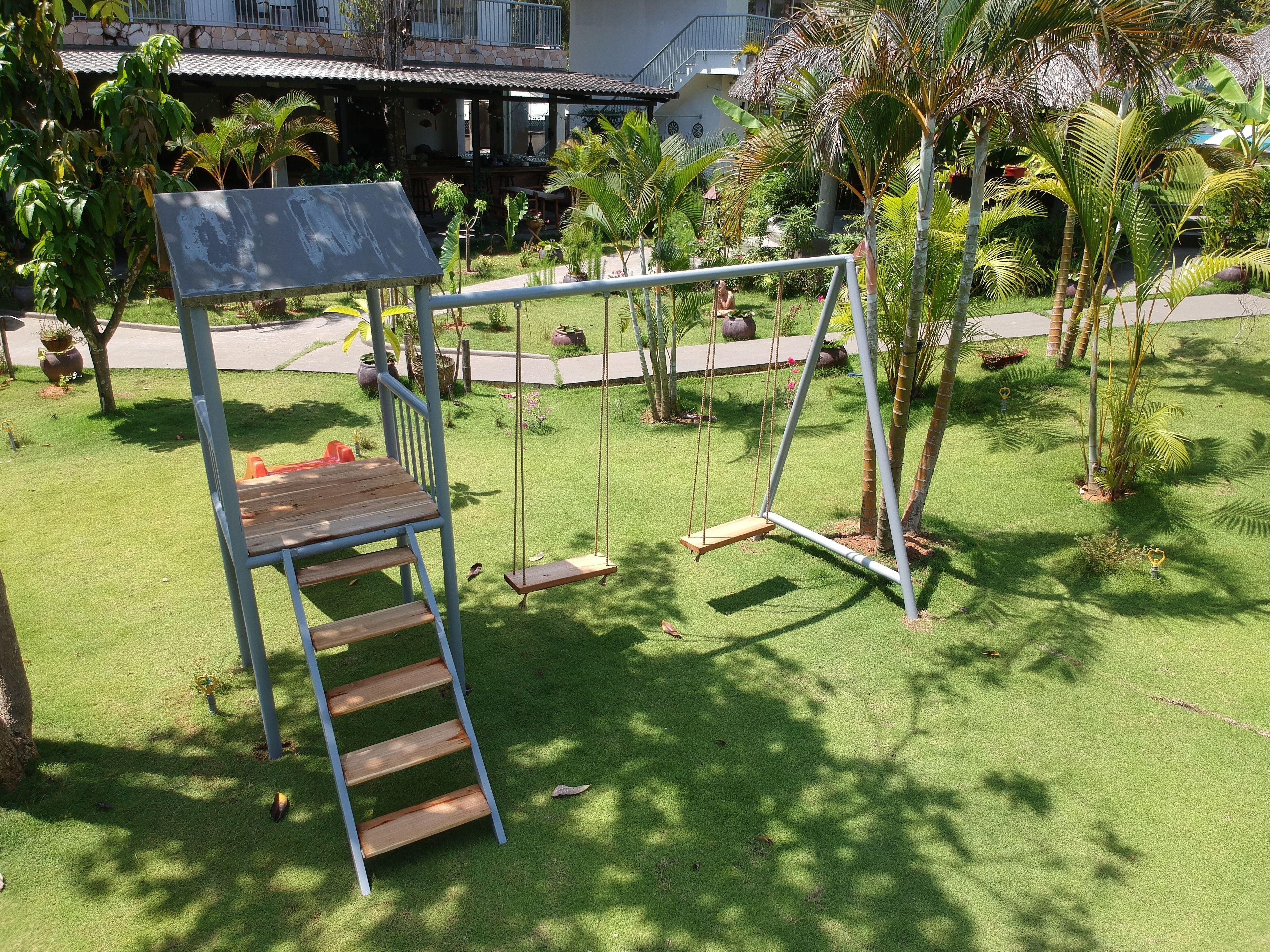 children’s play area – outdoor