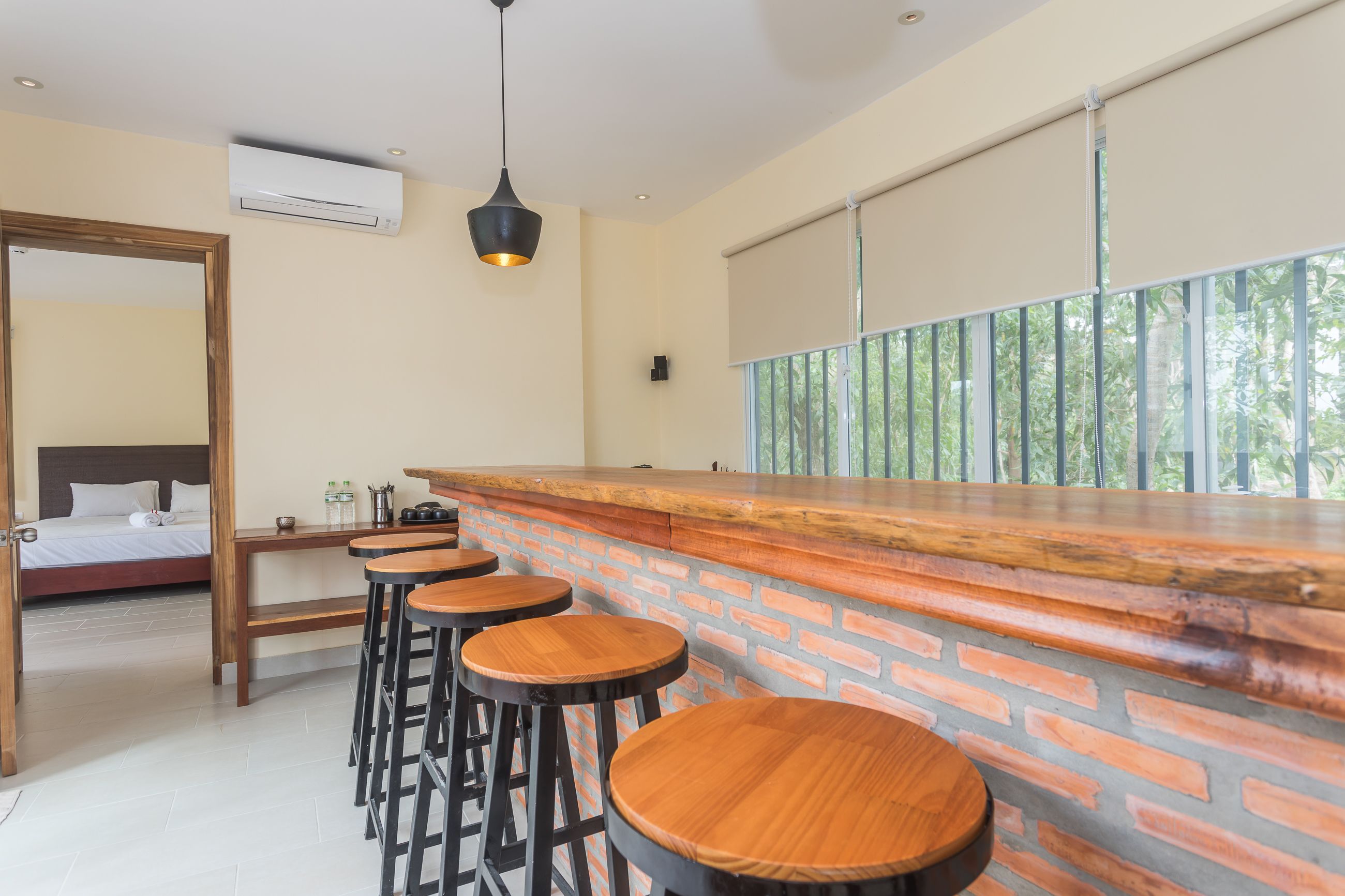 penthouse, 2 bedrooms, kitchen | private kitchen | electric kettle