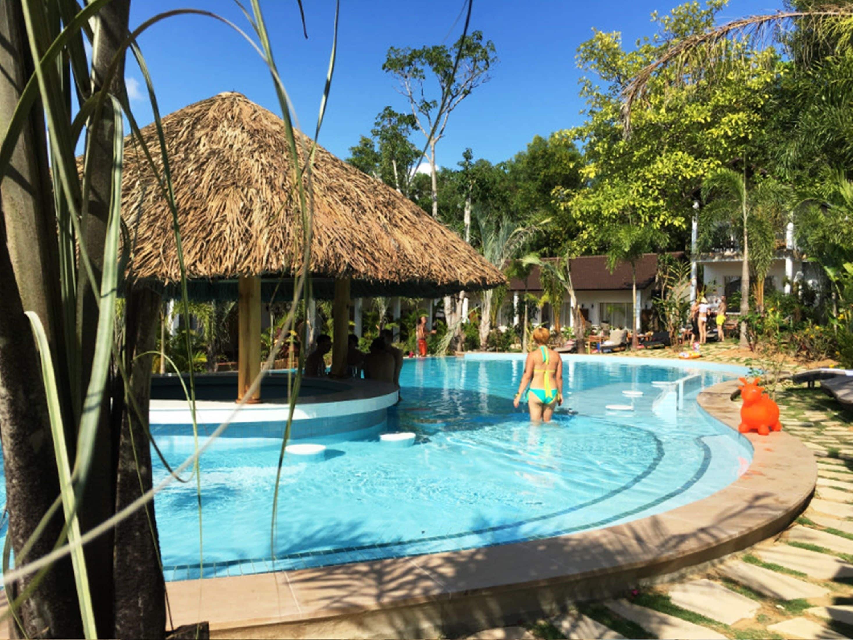 Outdoor pool, pool loungers