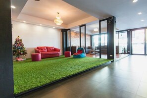 Lobby sitting area - Coconut Budget and Boutique Huahin (Hua Hin)