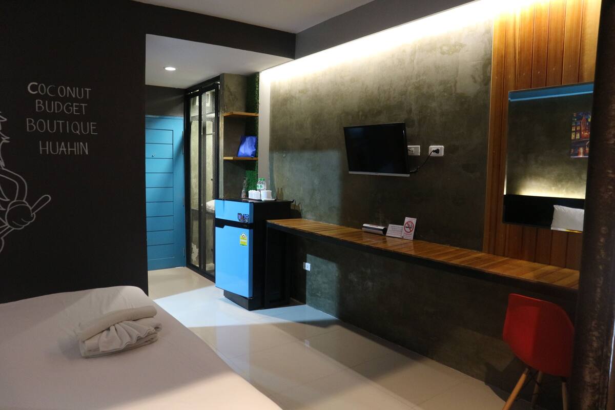 Superior Room  | โต๊ะทำงาน, ผ้าม่านกันแสง, Wi-Fi ฟรี, ผ้าปูที่นอน