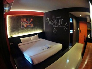 Standard Room | Desk, blackout drapes, free WiFi, bed sheets - Coconut Budget and Boutique Huahin (Hua Hin)