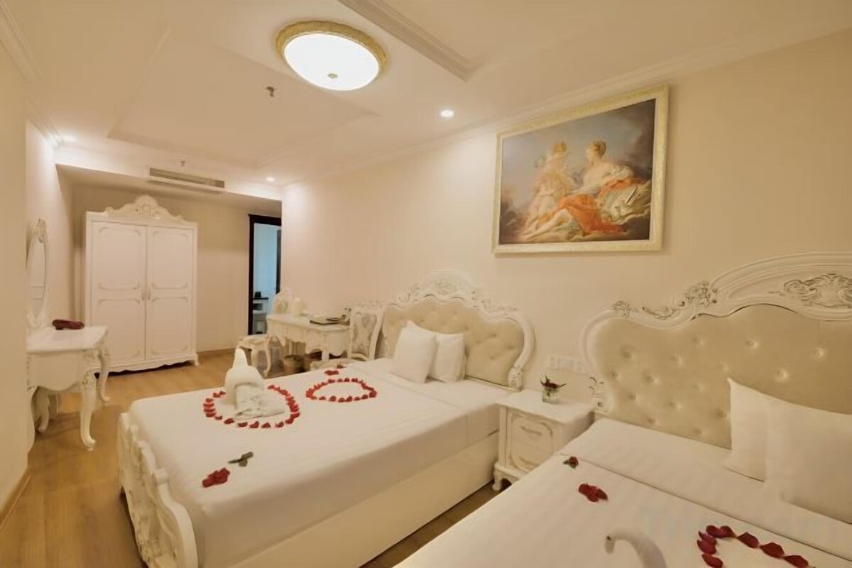 Chăn bông, nệm có lớp đệm bông, minibar, két bảo mật tại phòng 